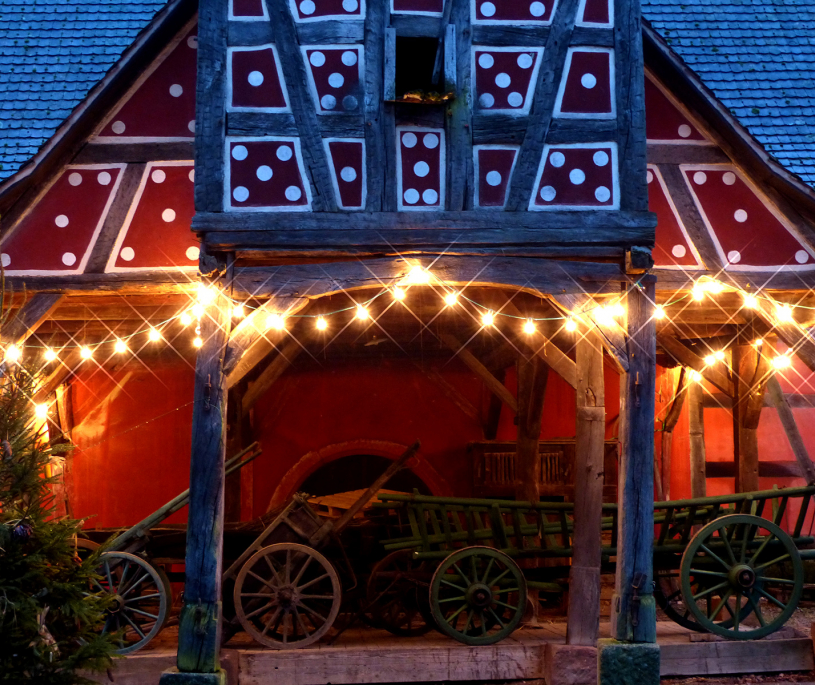 Maison décorée - Noël - Ecomusée d'Alsace